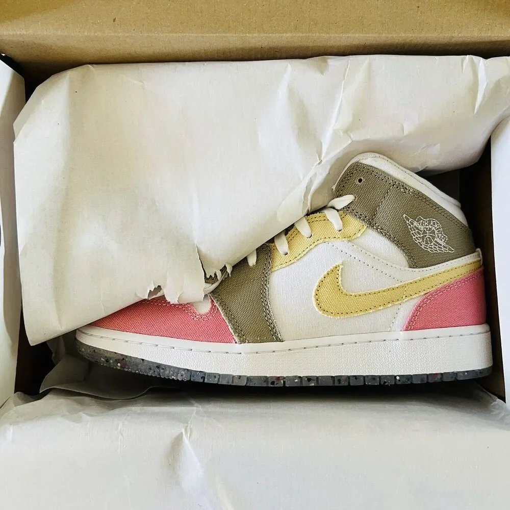 NIKE Air Jordan 1 Mid SE White/Vivid Green- M 5.5 Y (7 W)